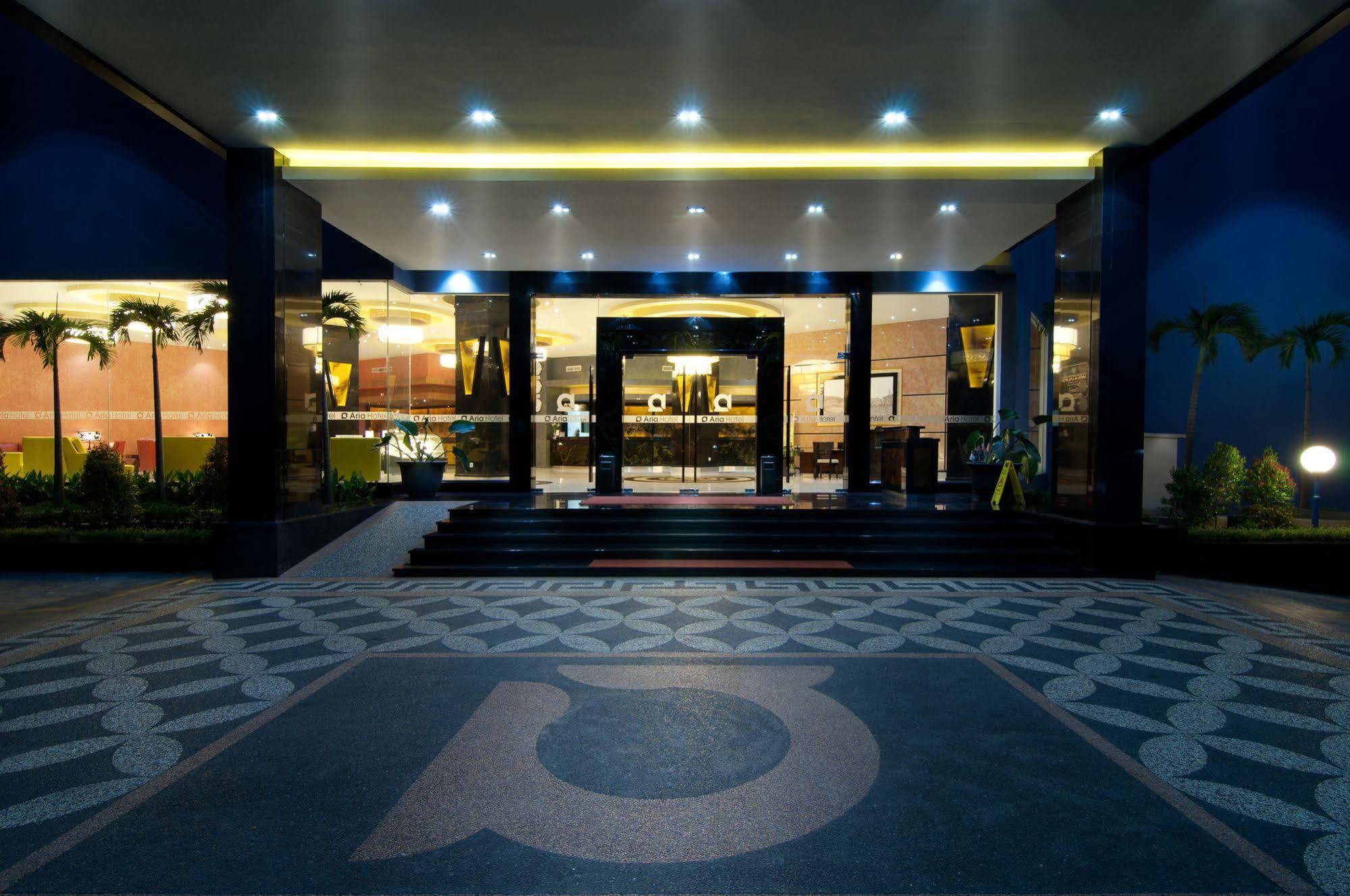 Hotel Aria Gajayana Malang Exterior foto